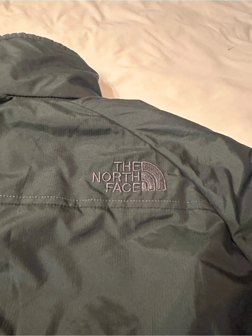The North Face Men's Jacket in Forest Green & Grey with Logo - Size M